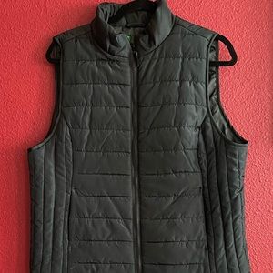 EUC Women’s XL Black Puffy Vest - dip brand